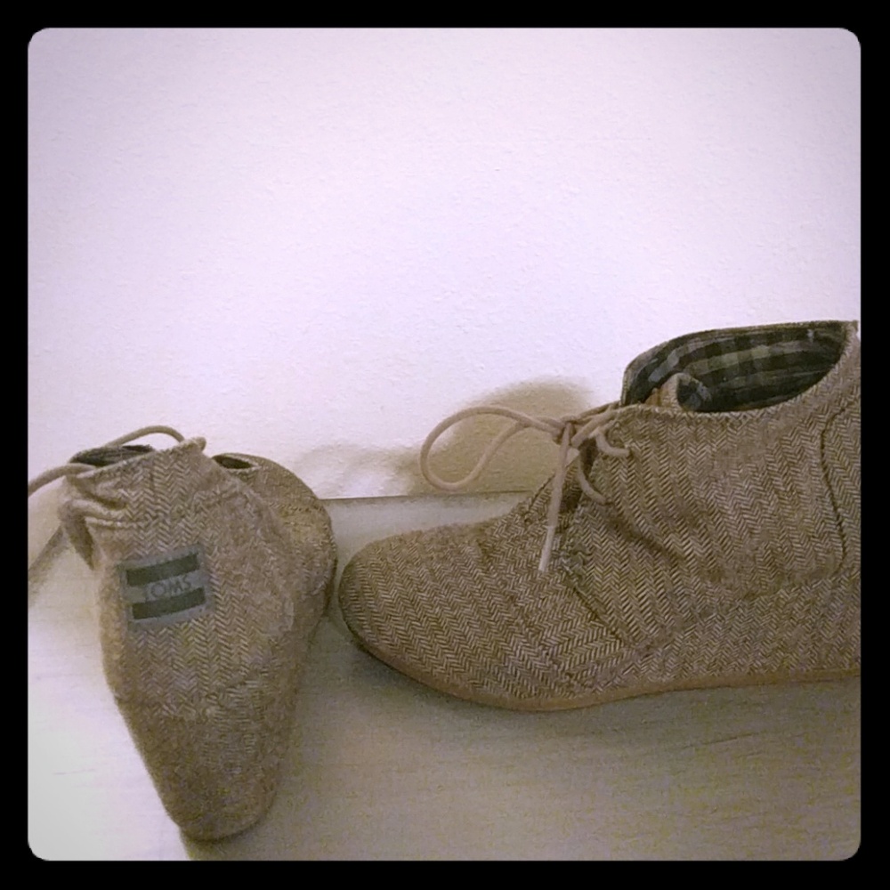 Wedge Toms